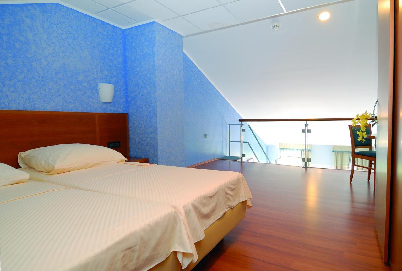 Hotel Zlatni Lav Martinšćica Dış mekan fotoğraf