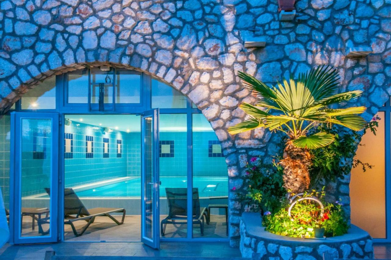 Hotel Zlatni Lav Martinšćica Dış mekan fotoğraf