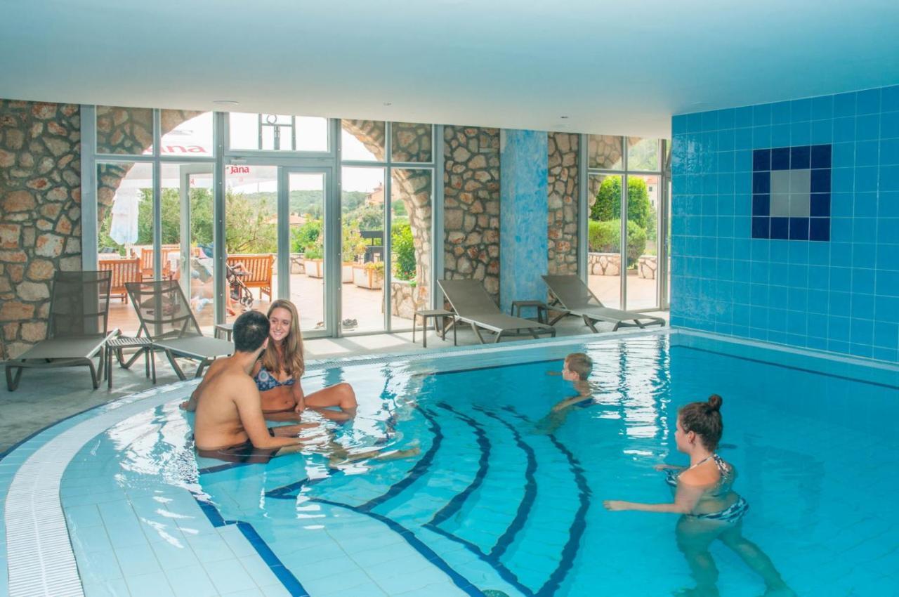 Hotel Zlatni Lav Martinšćica Dış mekan fotoğraf