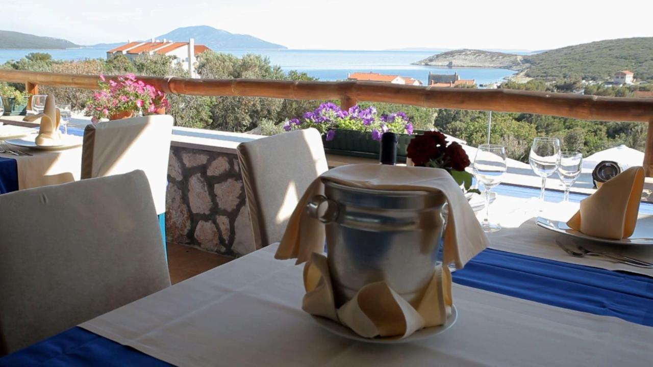 Hotel Zlatni Lav Martinšćica Dış mekan fotoğraf