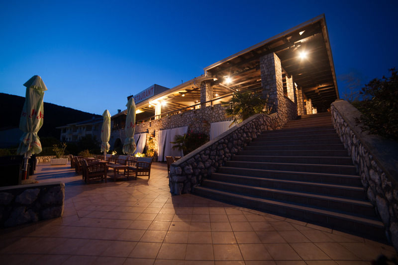 Hotel Zlatni Lav Martinšćica Dış mekan fotoğraf