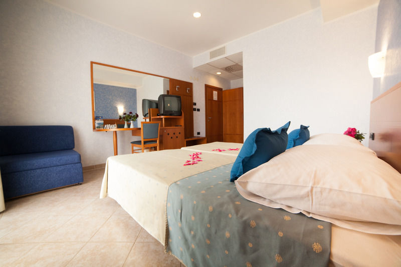 Hotel Zlatni Lav Martinšćica Dış mekan fotoğraf