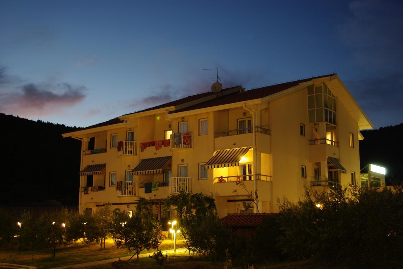 Hotel Zlatni Lav Martinšćica Dış mekan fotoğraf