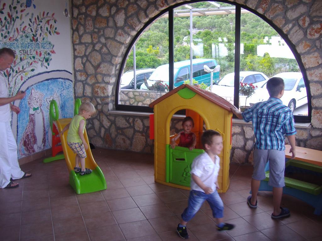 Hotel Zlatni Lav Martinšćica Dış mekan fotoğraf