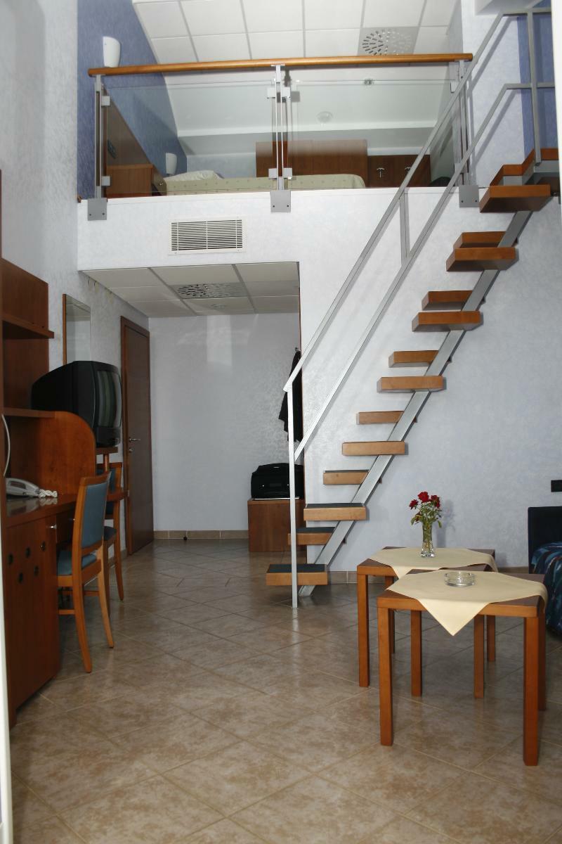 Hotel Zlatni Lav Martinšćica Dış mekan fotoğraf